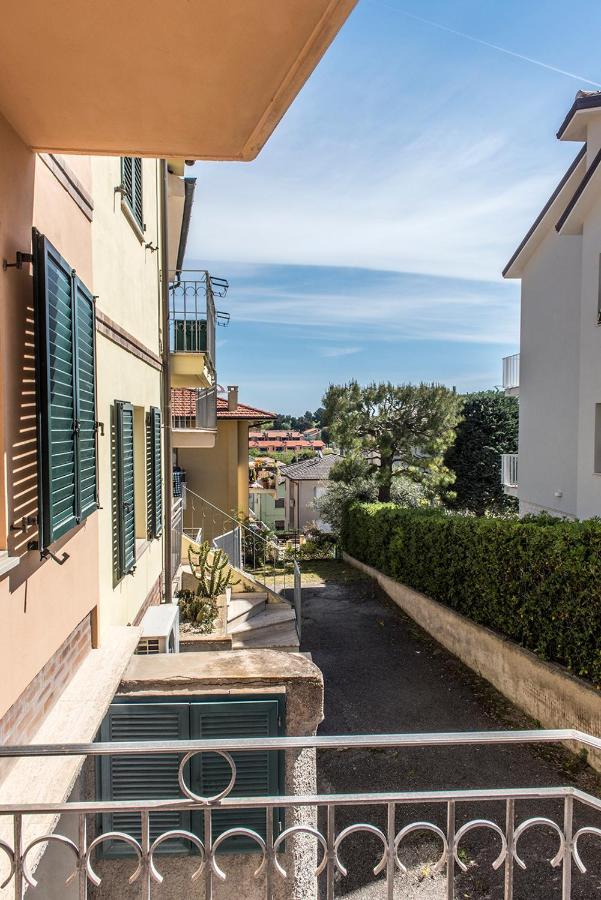 S130 - Sirolo, Deliziosa Villetta Con Terrazzo Екстер'єр фото